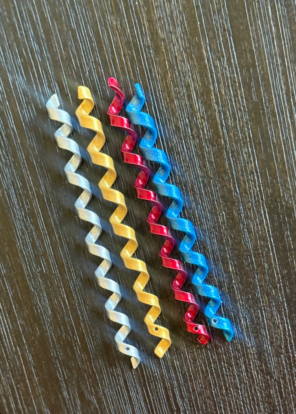 4 Colored Metal Spirals